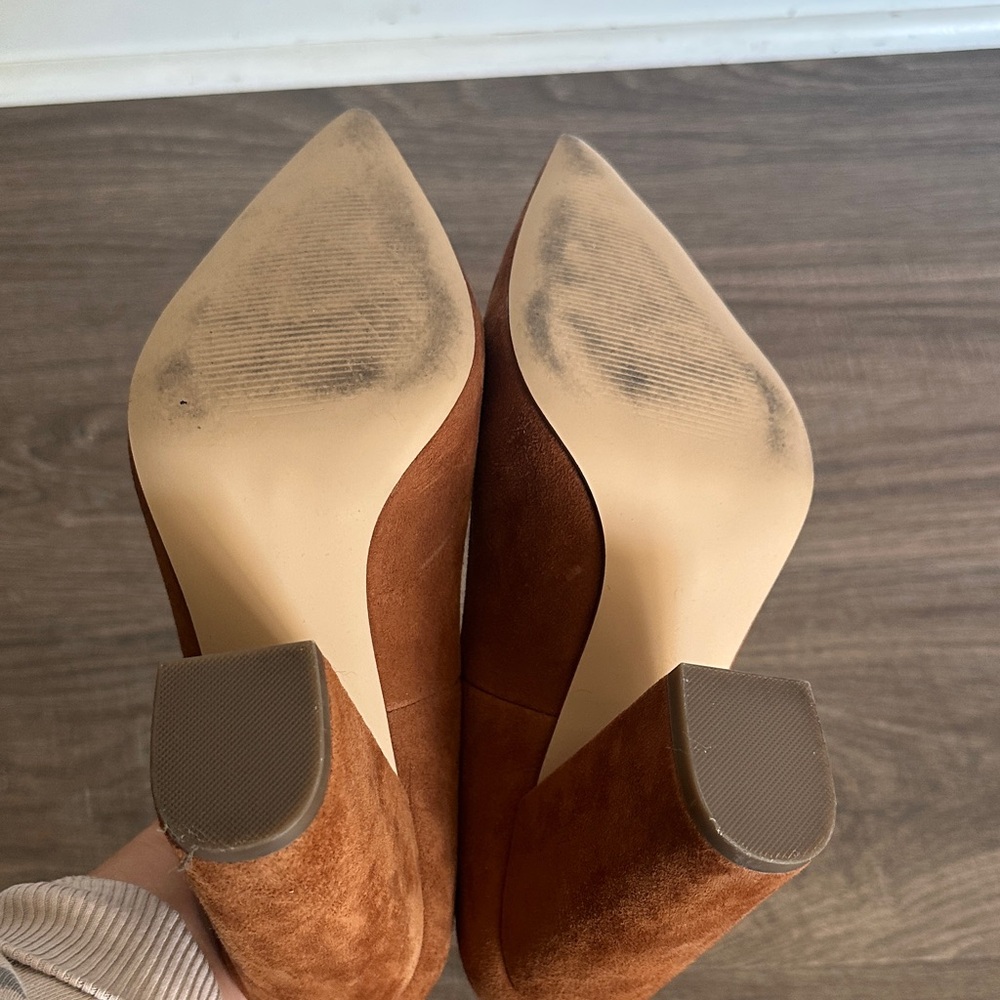 Steve Madden Burnt Orange Suede Pointed-Toe Block Heel Pumps - Picture 4 of 4